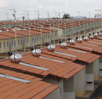 Governo da Bahia isenta de imposto produção excedente de energia solar