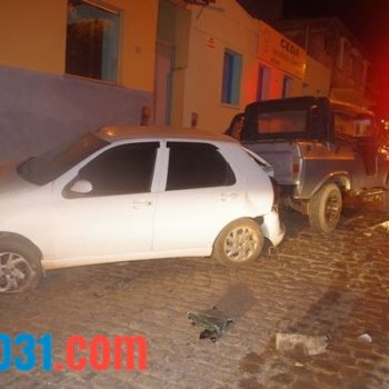 Acidente envolvendo Jeep e Fiat Pálio deixa um ferido no centro de Guaratinga.