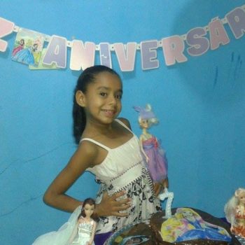 Anna Beatriz completa 7 aninhos nesta terça-feira (12)