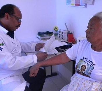 Cubanos do “Mais Médicos” que encerrariam atuação este mês ficam até as eleições