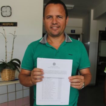 Kenoel Viana oficializa sua candidatura no Cartório Eleitoral