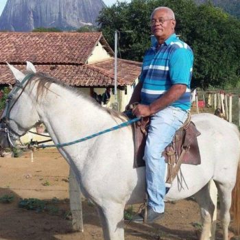 O taxista Antonio Almeida Santos (Chatola) completa nesta terça-feira (20/09) seus 63 anos de vida e sucesso