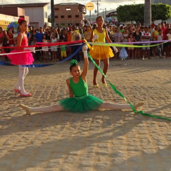 Desfile cívico inicia festividades do aniversário de Guaratinga, veja as fotos