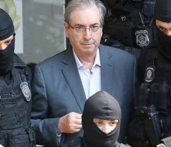 Eduardo Cunha fica isolado de presos e é levado para exame de corpo de delito na PF