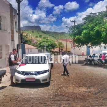 Homens são presos pela PM de Guaratinga após assaltar agência da Coelba