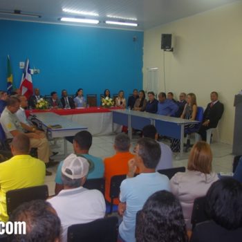 Câmara de Vereadores de Guaratinga realiza sessão solene de encerramento do legislativo e entrega de honrarias