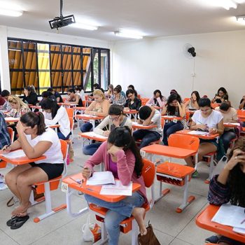 Uefs realiza vestibular 2017; confira locais de prova