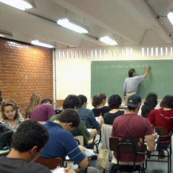 Fies: estudantes poderão renovar os contratos a partir do dia 16