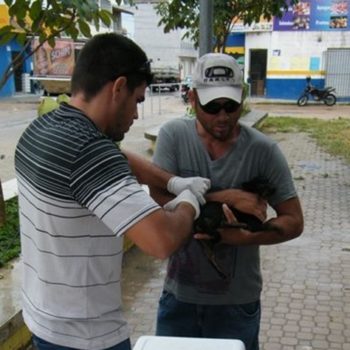 Eunápolis: Saúde participa do ‘Prefeitura em Ação’ no Bairro Dinah Borges com vacinação e combate ao mosquito da dengue