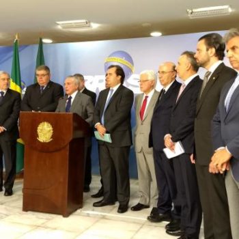 Temer retira servidores estaduais e municipais da reforma da Previdência