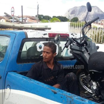 Bandidos roubam moto no centro de Guaratinga