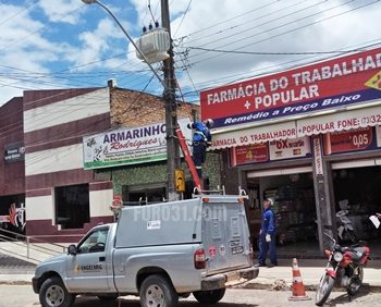 Coelba informa que no dia 18 de abril suspenderá o fornecimento de energia no centro de Guaratinga