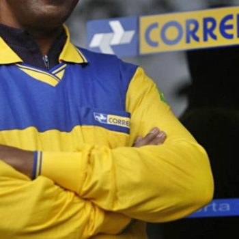 Funcionários dos Correios decidem manter greve na BA após assembleia