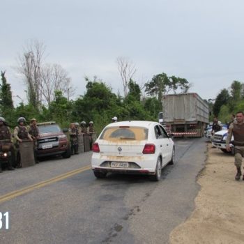 Motoristas liberam BA-283 após 1h30 de protesto contra Agerba