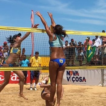 Atletas de 12 países participam do Campeonato Sul-Americano de Vôlei de Praia em Cabrália