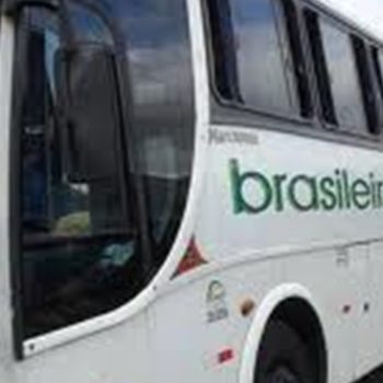 Grávida alega que foi obrigada a descer de ônibus na BR-101 mesmo passando mal