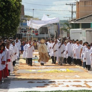 Católicos coiteenses participam de celebração e missa de Corpus Christi