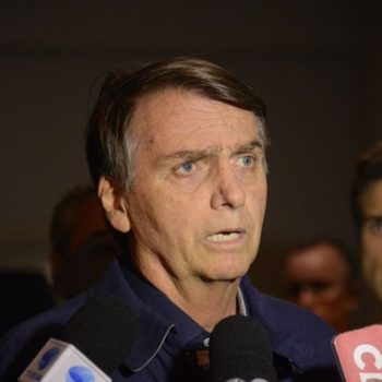 Médicos reavaliam quadro de Bolsonaro e vetam participação dele em debate na Band