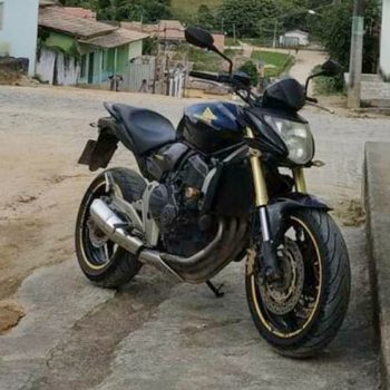 Dupla armada ameaça vítima e rouba moto em São João do Sul