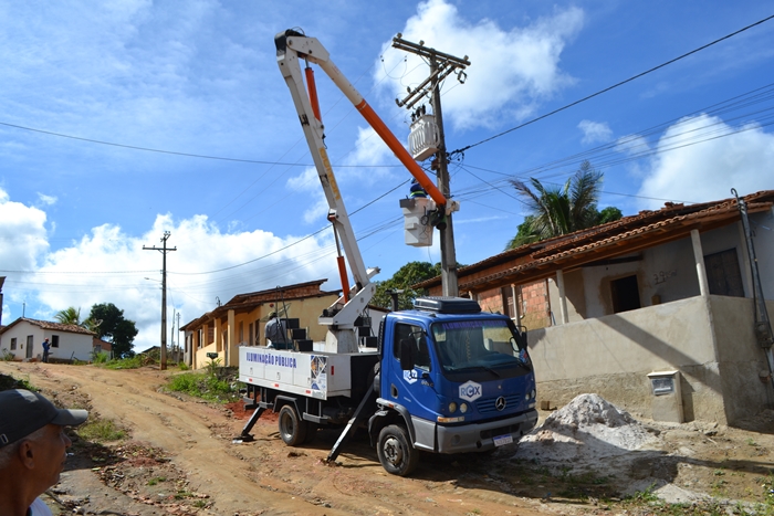 Bairros Antônio Costa e Novo Horizonte recebem iluminação pública de LED