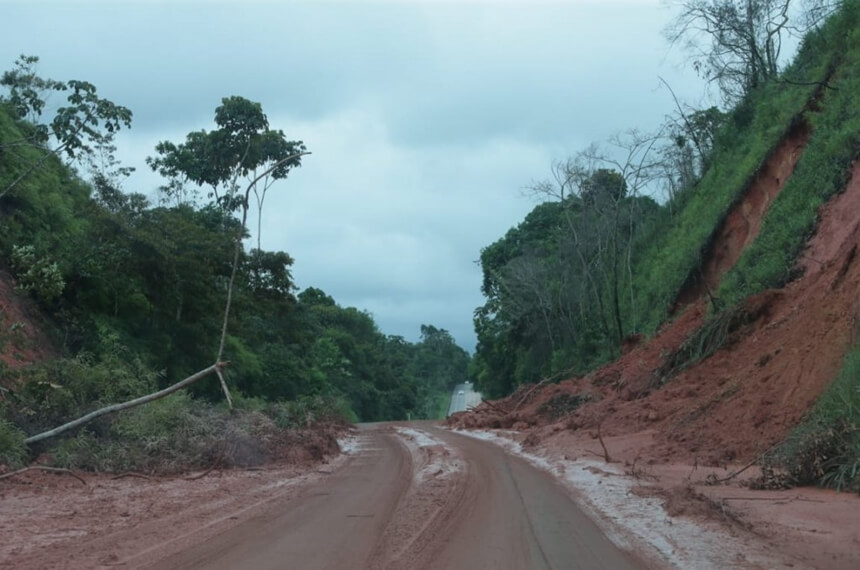 Fortes chuvas na Bahia devem continuar e podem ocorrer em outros estados, diz especialista