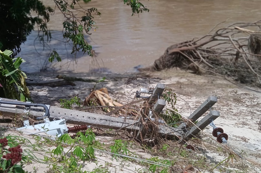 Chuvas danificam sistema de abastecimento de água nos povoados de São João do Sul e Buranhém