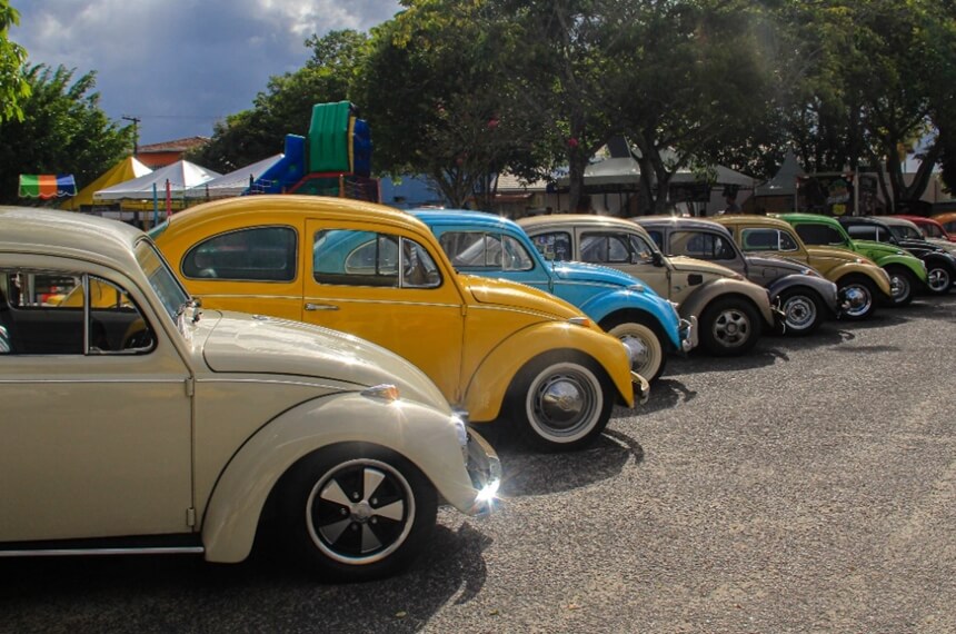 3° Encontro de Carros Antigos movimenta fim de semana em Eunápolis