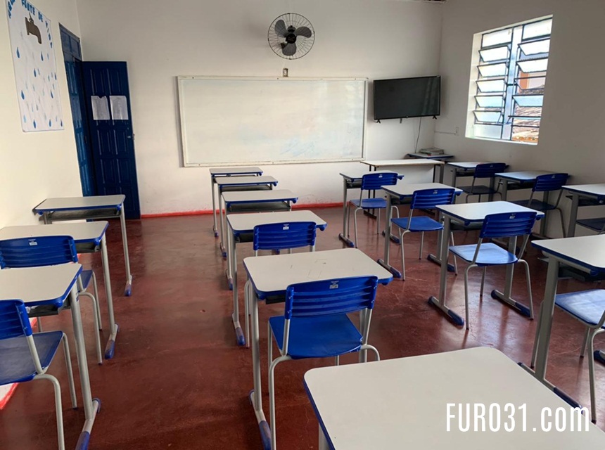 Por falta de pagamento, APLB anuncia paralisação nas escolas municipais de Guaratinga