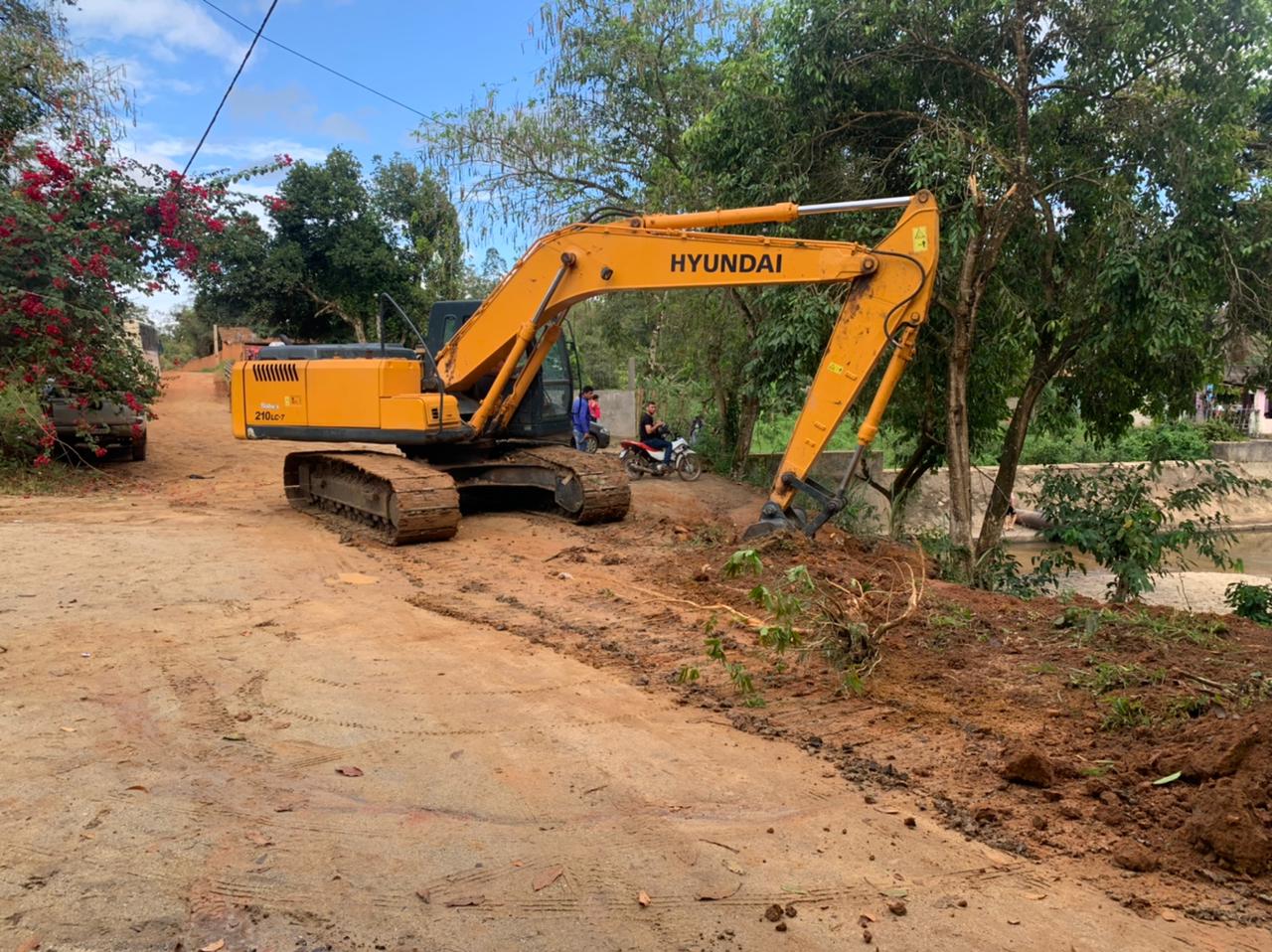 Desvio começa a ser construído na Ponte da Represa em Guaratinga