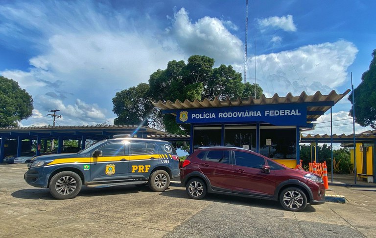 Empresário é preso em Eunápolis transitando com carro de luxo roubado