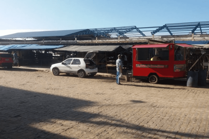 Obra no Mercadão de Itabela está parada pelo Governo do Estado e gera transtornos para comerciantes