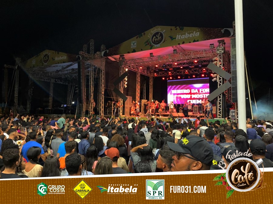 Emoção e louvor marcam show de Anderson Freire na abertura da 13ª