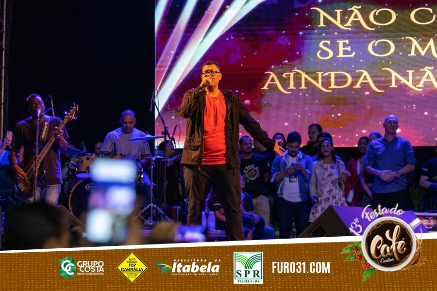 Emoção e louvor marcam show de Anderson Freire na abertura da 13ª