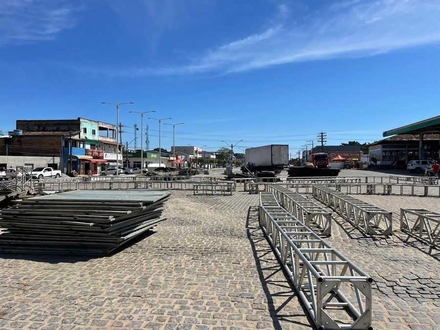 Megaestrutura da 13ª edição da Festa do Café começa a ser montada em Itabela