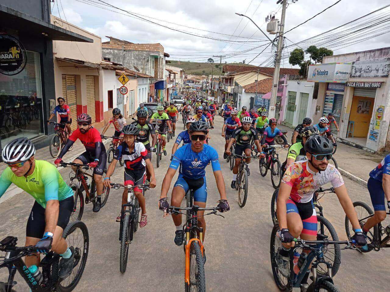 Ciclismo, xadrez e amistosos movimentam comemorações aos 61 anos de Guaratinga