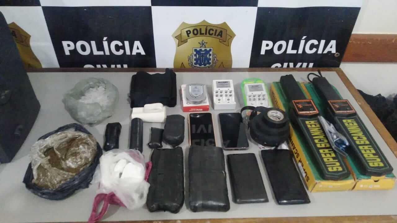 Mãe de detento é presa por esquema de envio de drogas e celulares para presídio de Eunápolis