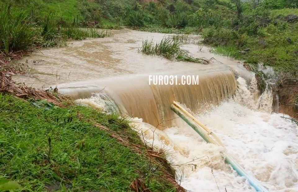Tromba d’água fez represa transbordar, não houve rompimento em Buranhém, diz Defesa Civil de Guaratinga