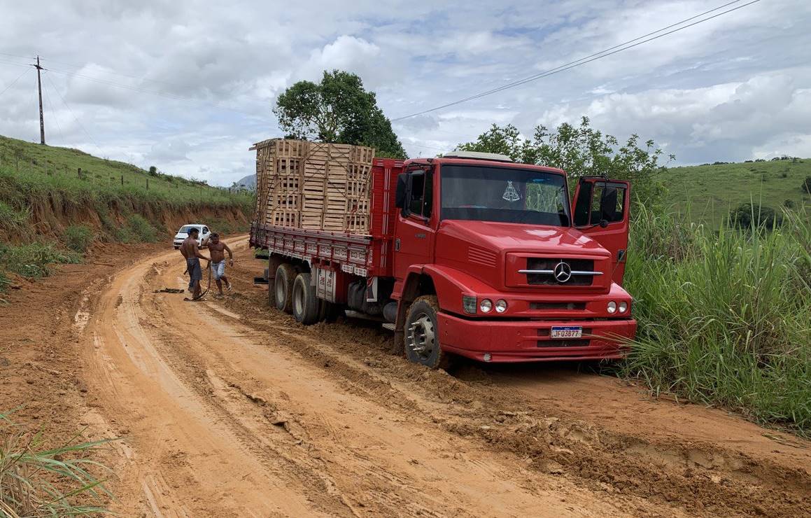 Associações de Guaratinga pedem ajuda da prefeitura para reparar prejuízos causados pelas chuvas