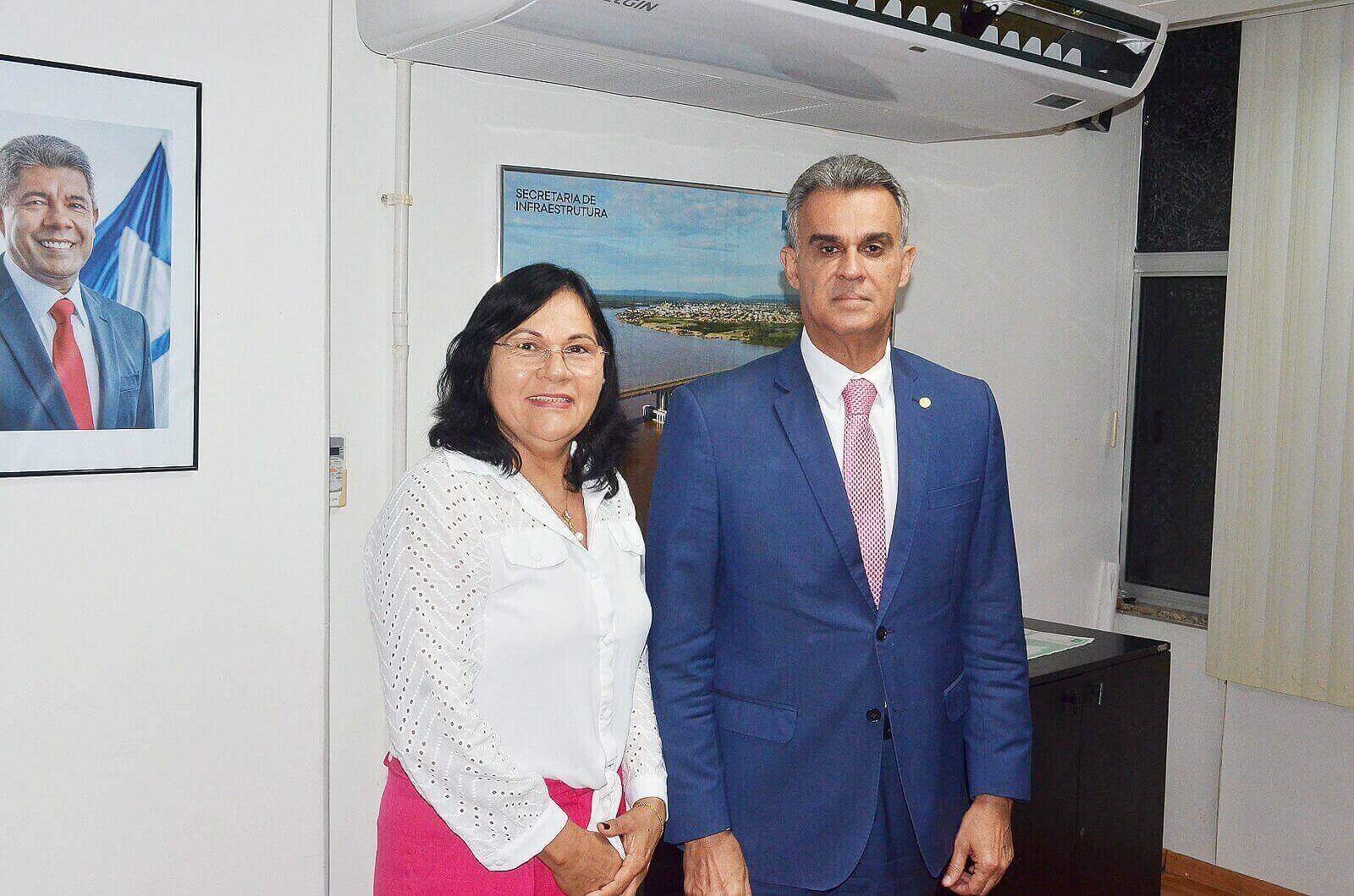 Prefeita Marlene Dantas se reúne com secretário da Seinfra do Estado e solicita melhorias para Guaratinga