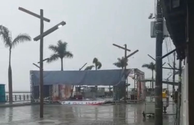 Temporal causa diversos estragos em Porto Seguro nesta segunda de Carnaval