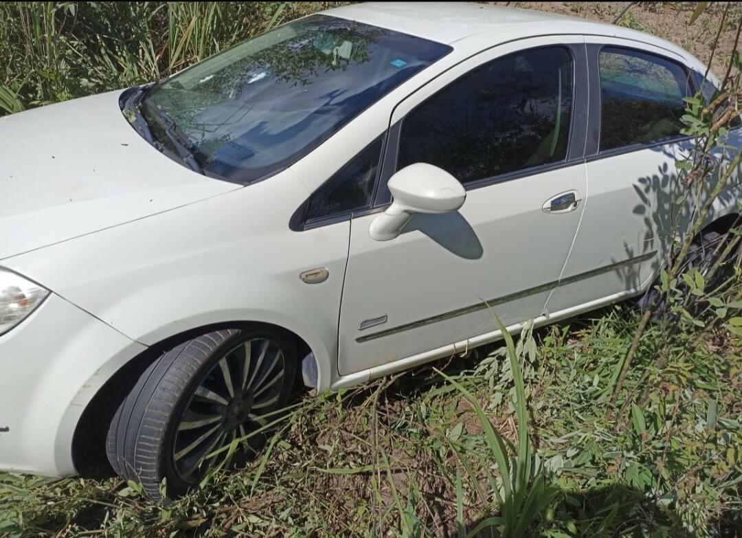 Polícia Militar recupera carro roubado em Itabela