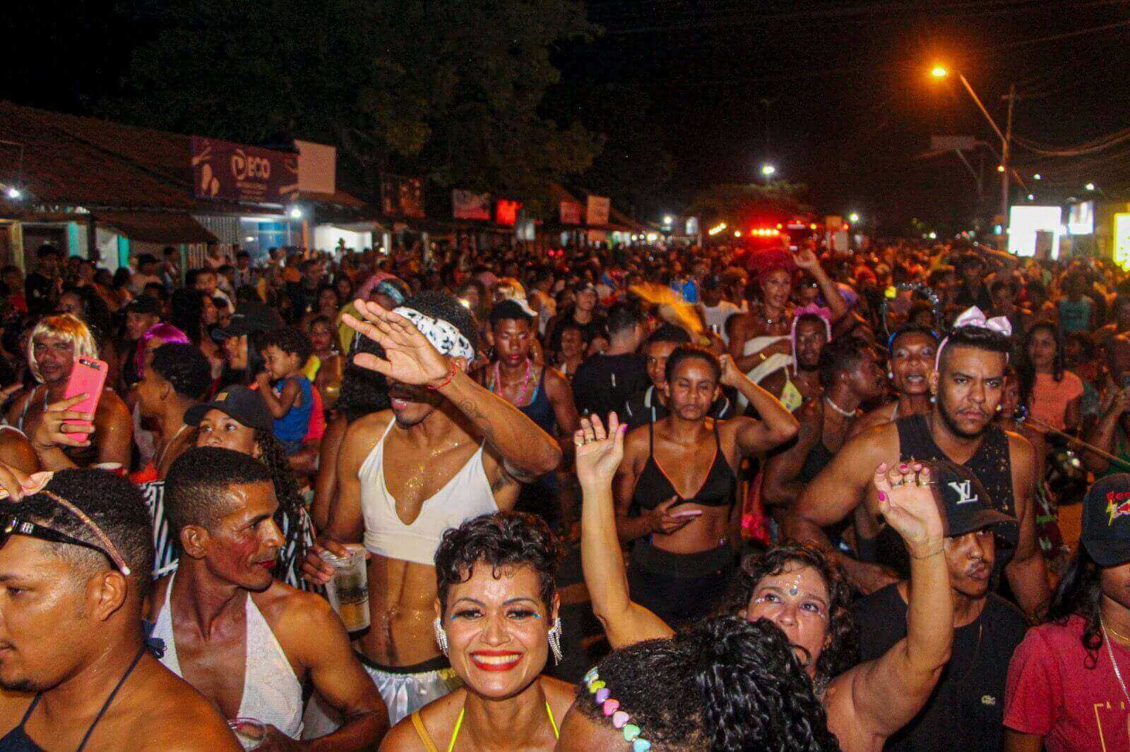 Blocos culturais tomam conta do Carnaval de Cabrália