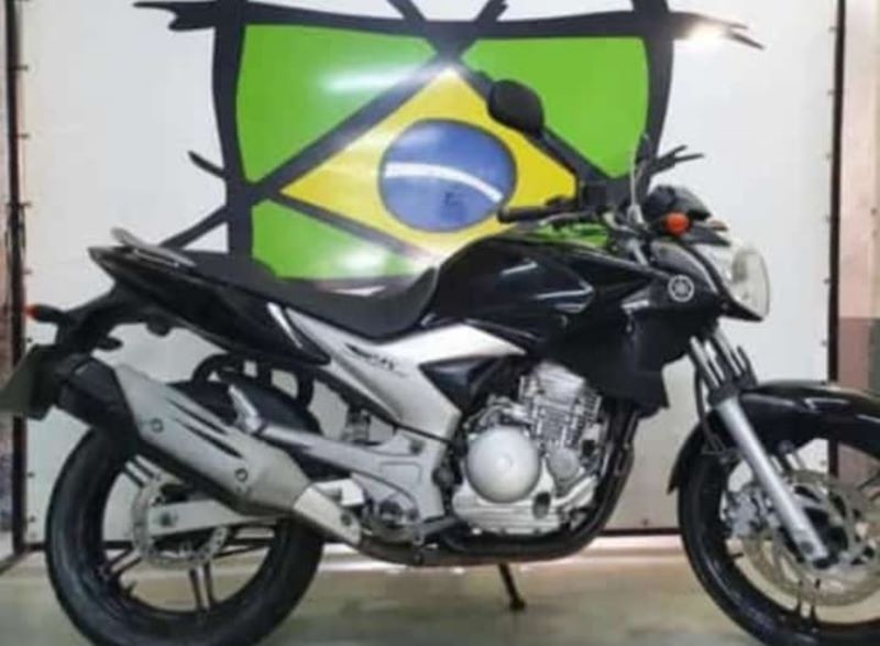 Enfermeiro tem motocicleta tomada de assalto próximo a Vera Cruz