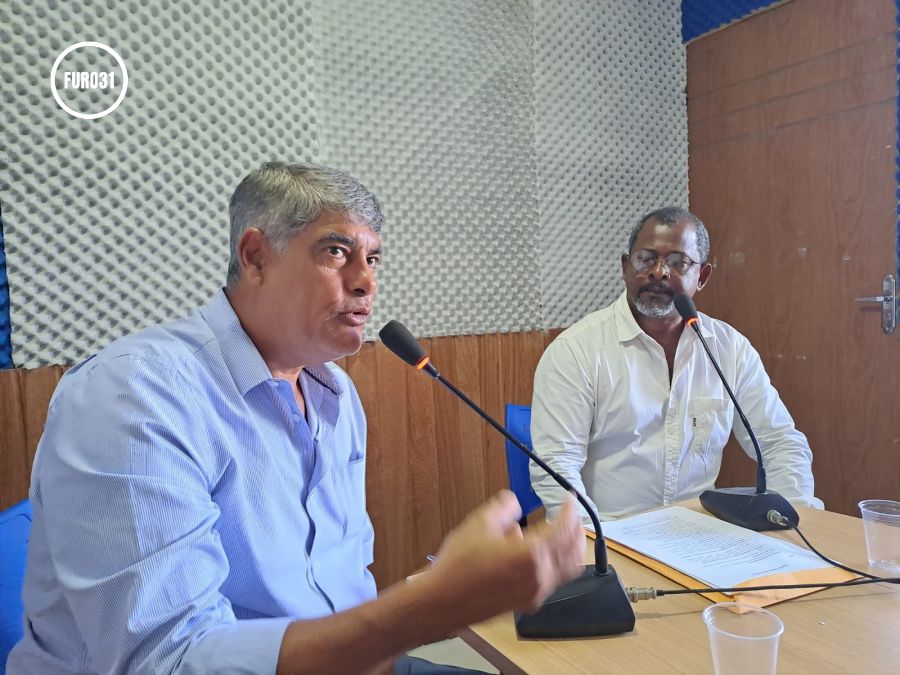 Prefeito Agnelo e secretário fazem balanço na educação de Santa Cruz Cabrália na rádio Cidade FM