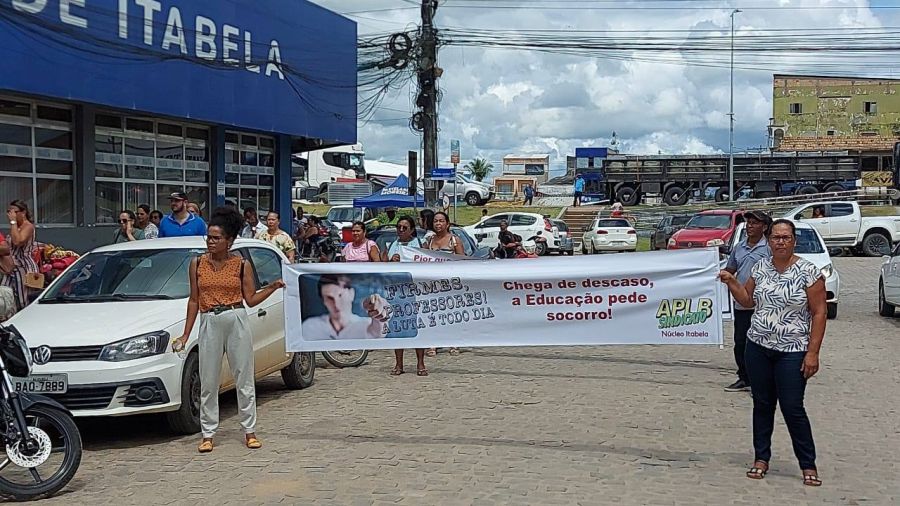 Professores de Itabela cobram da prefeitura cumprimento de reajuste salarial anunciado pelo MEC em 2023