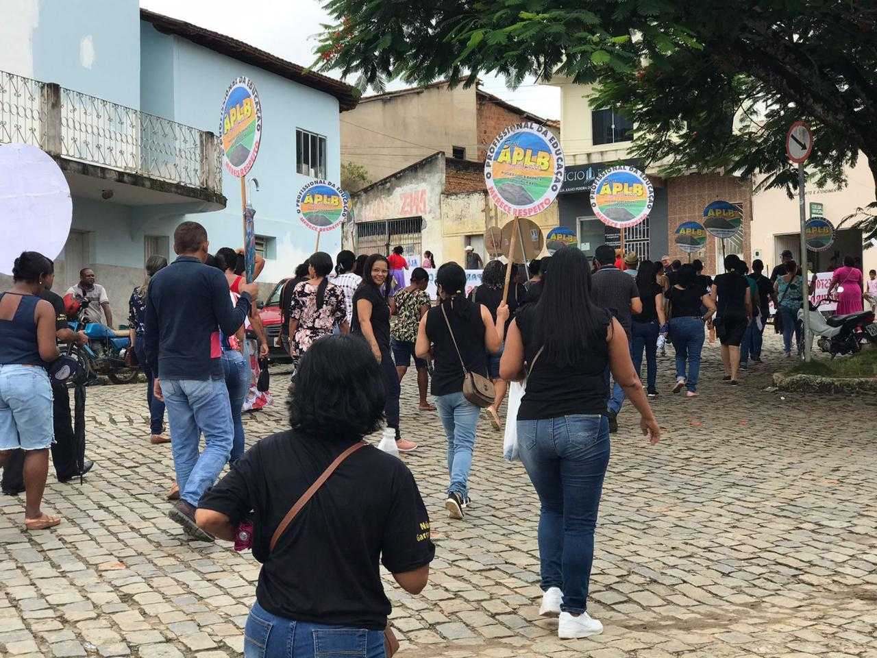 Justiça determina suspensão da paralisação dos professores em Guaratinga e volta imediata ao trabalho