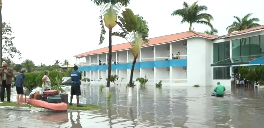 Santa Cruz Cabrália e Porto Seguro decretam estado de emergência por causa das fortes chuvas