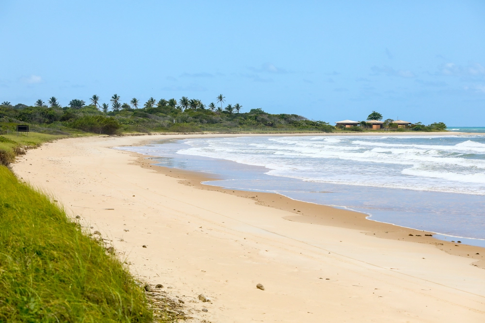 Justiça Federal coloca à venda praia paradisíaca em Trancoso