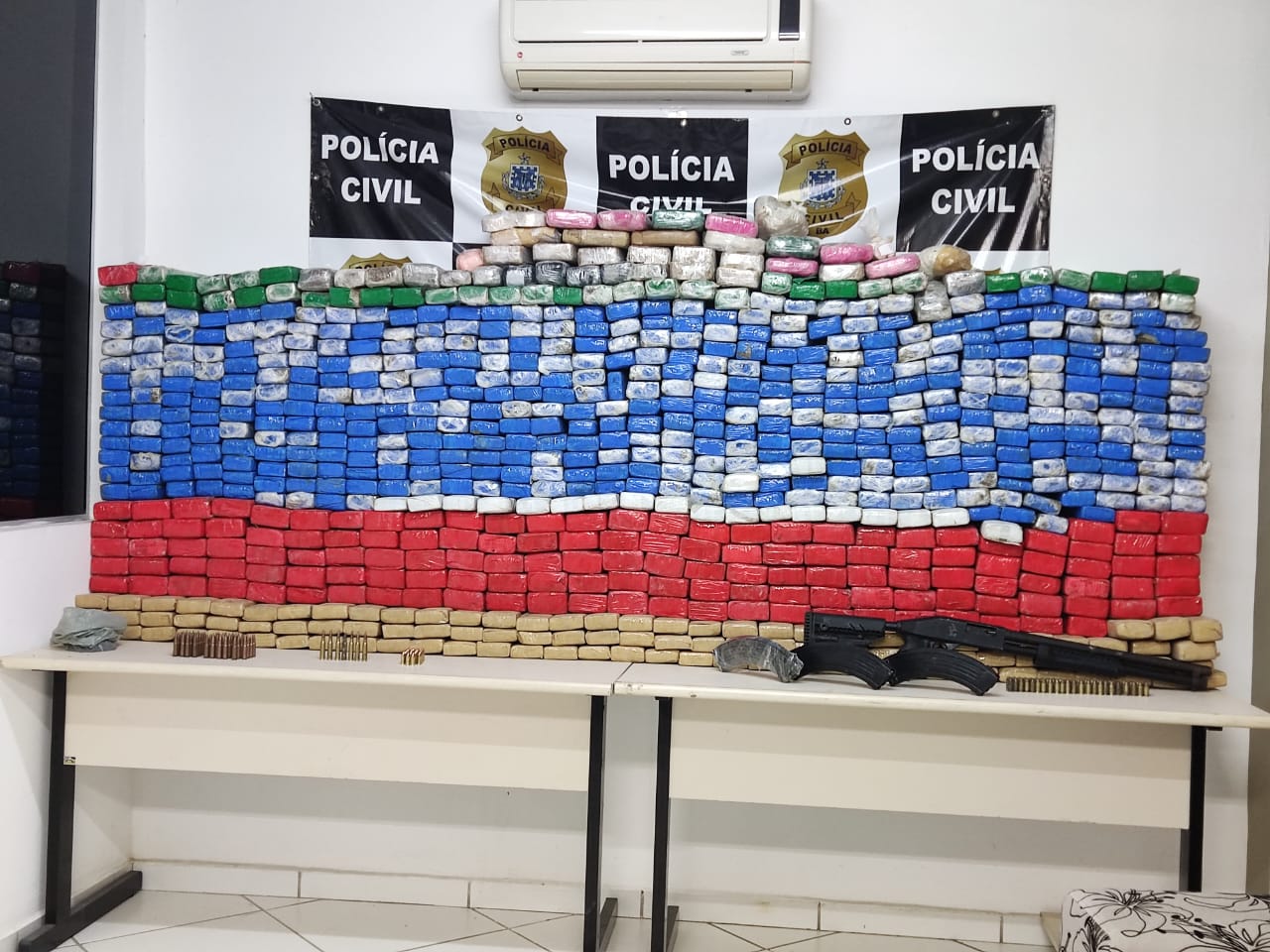 Polícia Civil apreende mais de meia tonelada de drogas enterradas em matas de Eunápolis