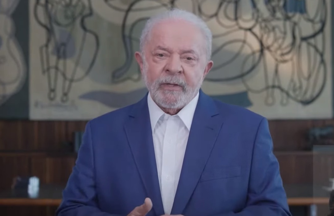 Lula anuncia salário mínimo de R$ 1.320 e isenção de imposto de renda até R$ 5 mil